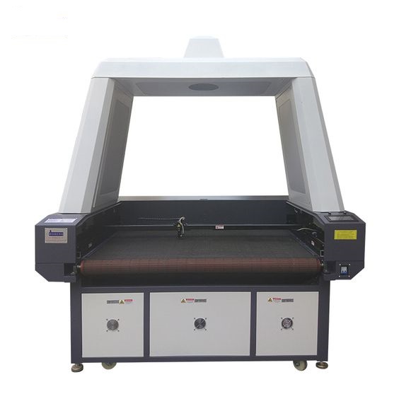 Лазерный станок со сканером, с автоматической подачей из рулона, с пол